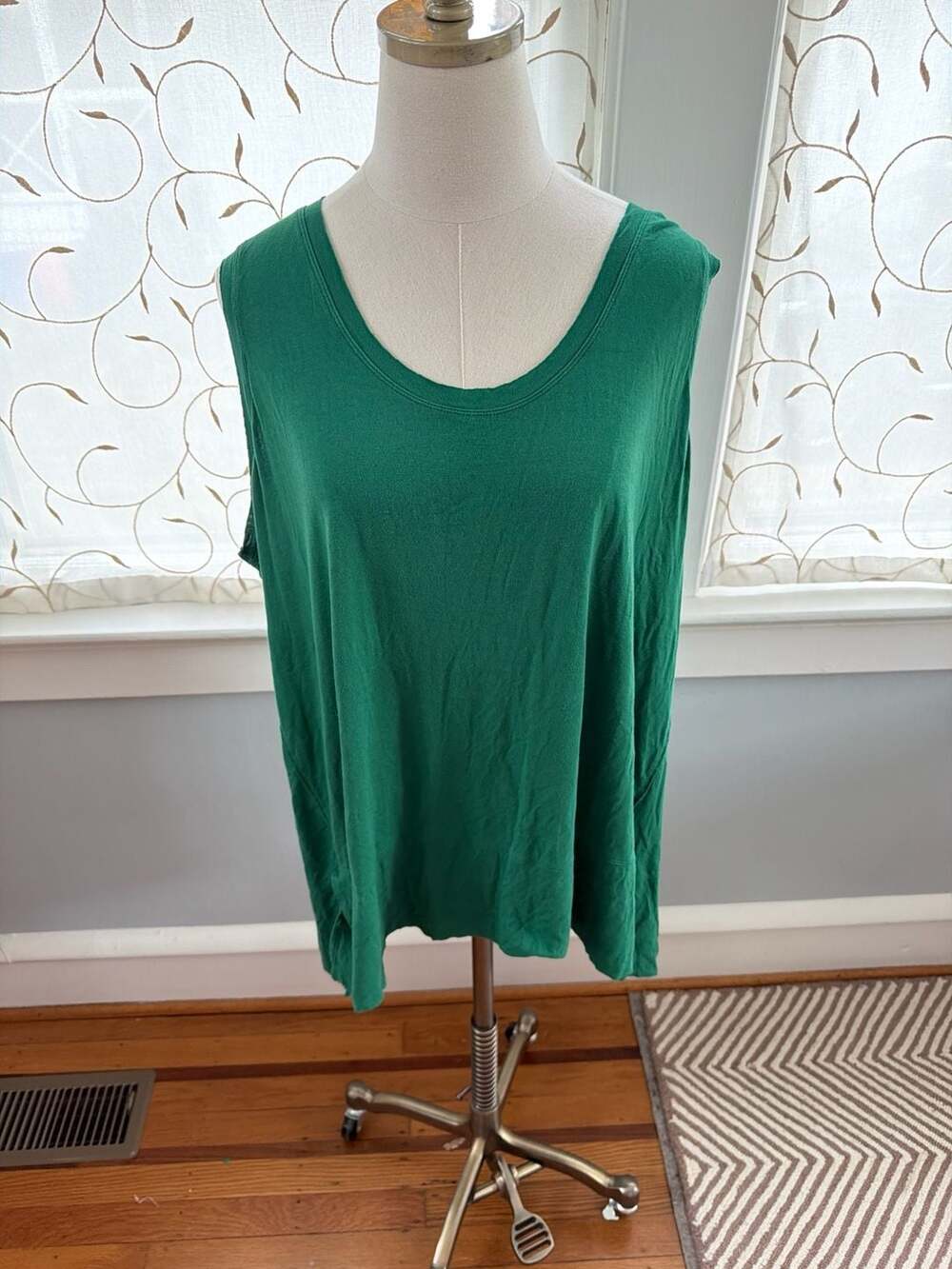 Universal Standard Green Scoop Neck Sleeveless Tank Top